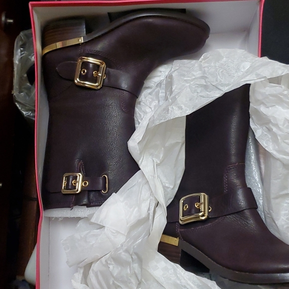 Boots - Picture 1 of 5